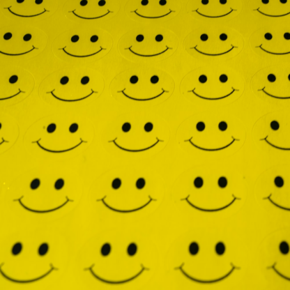 Mac Yellow Table