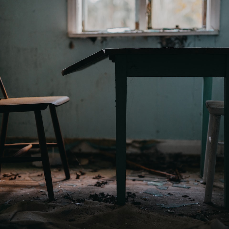 Microwave Table